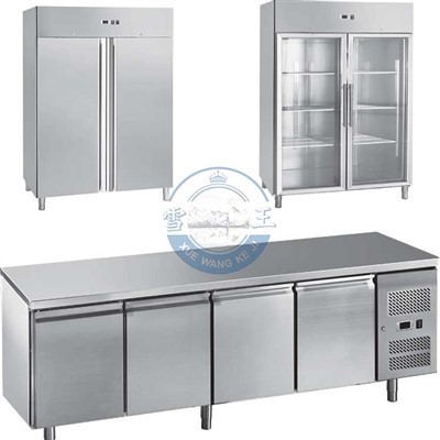 Hvad er fordelene ved vandrette vitrineskabe?